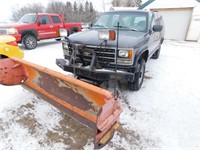 1993 Chevy Surburban Plow Truck  w/137,672km