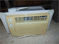 Fedders 110 5000 BTU Air Conditioner