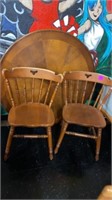 2 WOODEN KITCHEN/ DINIMG ROOM CHAIRS &KITCHEN TOP