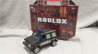 Roblox case w/figurines
