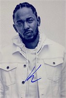 Autograph Kendrick Lamar Photo