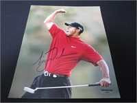 TIGER WOODS SIGNED 8X10 PHOTO WITH COA