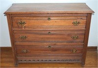 Antique tiger oak 3 drawer dresser