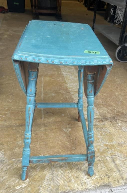 Rustic painted drop leaf side table-12x19x22”