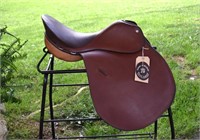 Lovatt & Ricketts Imperial 2-Tone English Saddle