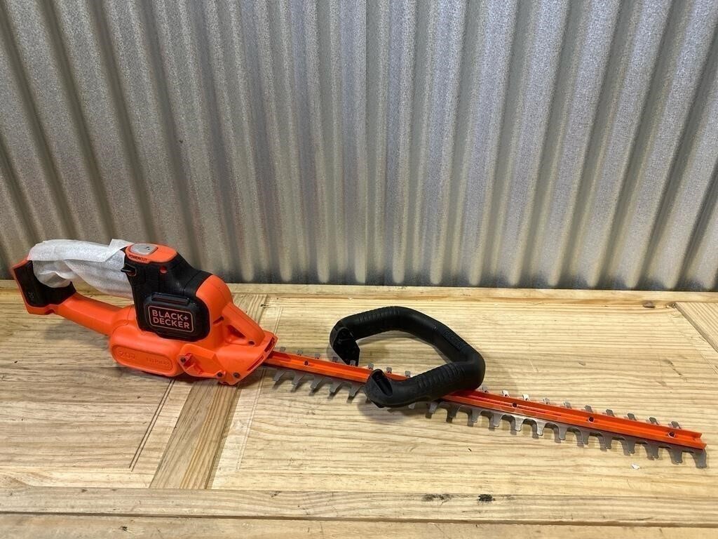 Black+decker Lht321ff 20V Max Lithium PowerCommand PowerCut Hedge Trimmer 22