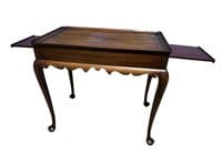 KITTINGER SOLID MAHOGANY QUEEN ANNE TEA TABLE