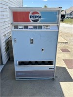 Vintage Pepsi Soda Machine  - Works!