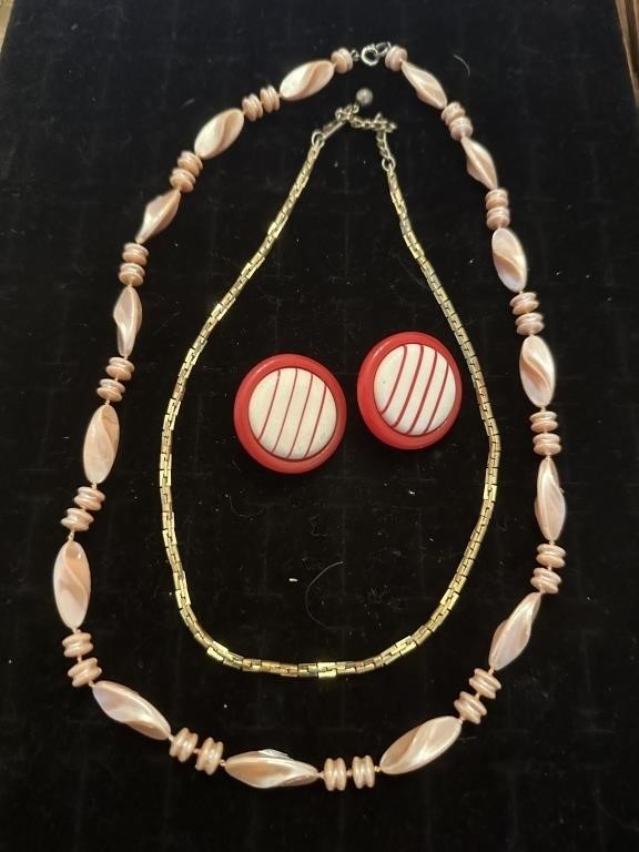 Vintage pink swirl necklace, gold toned brooch d