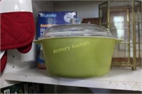 PYREX CASSEROLE WITH A LID