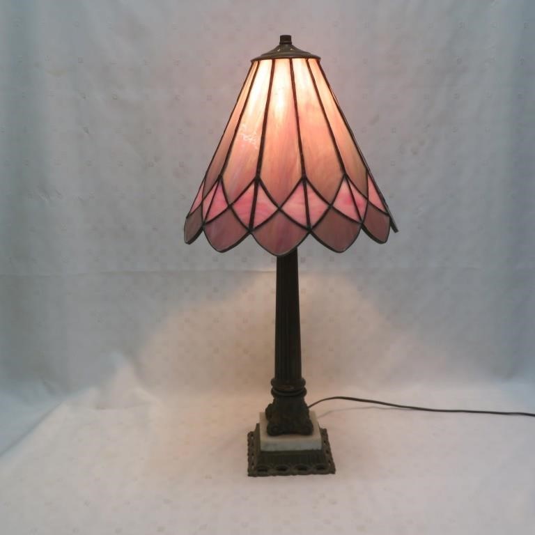 Table Lamp w / Stained Glass Shade - Vintage