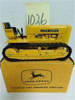 John Deere Industrial 440 Crawler w/ Box