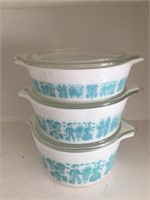 Set of 3 Pyrex Amish Butterprint Bowls with Lids