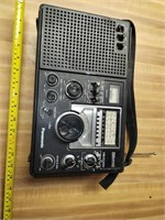 Vintage Panasonic 8 Band Radio