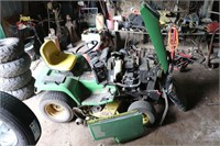 JOHN DEERE 425 GAS LAWN MOWER - AS IS