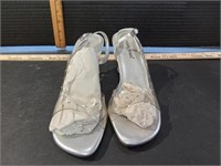 Pierre Dumas Gracious Size 6M Silver Heels