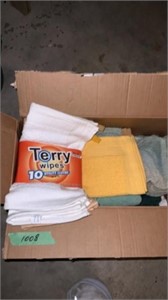 Box of assorted towels