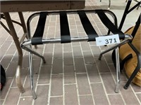 FOLDING GUEST LUGGAGE RACK