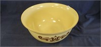 Pfaltzgraff Pottery Large Mixing Bowl, Has a chip