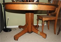 Antique Round Oak dining table 48”
