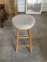 30 inch high cushioned stool