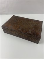 Carved wooden hankie box-hinge broken