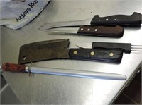 Quantity of Knives and Sharpener