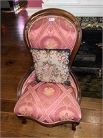 BEAUTIFUL VICTORIAN CHAIR 1860S