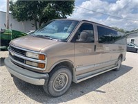 1999 Chevrolet Express G3500 LS