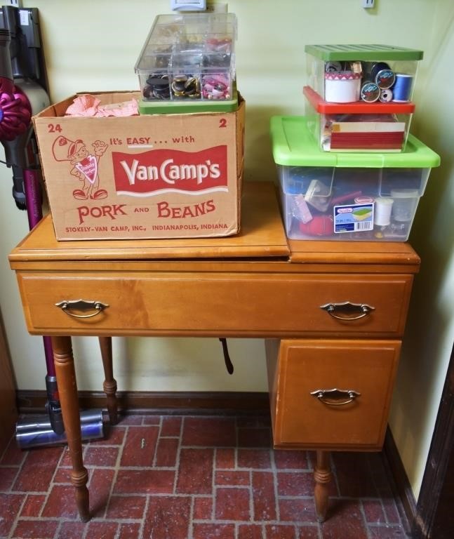 Vintage Singer Sewing Machine, Table & Accessories