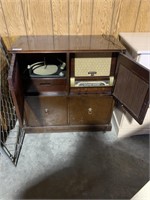 Early Westinghouse Radio/Stereo Cabinet