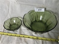 2 Green Bowls