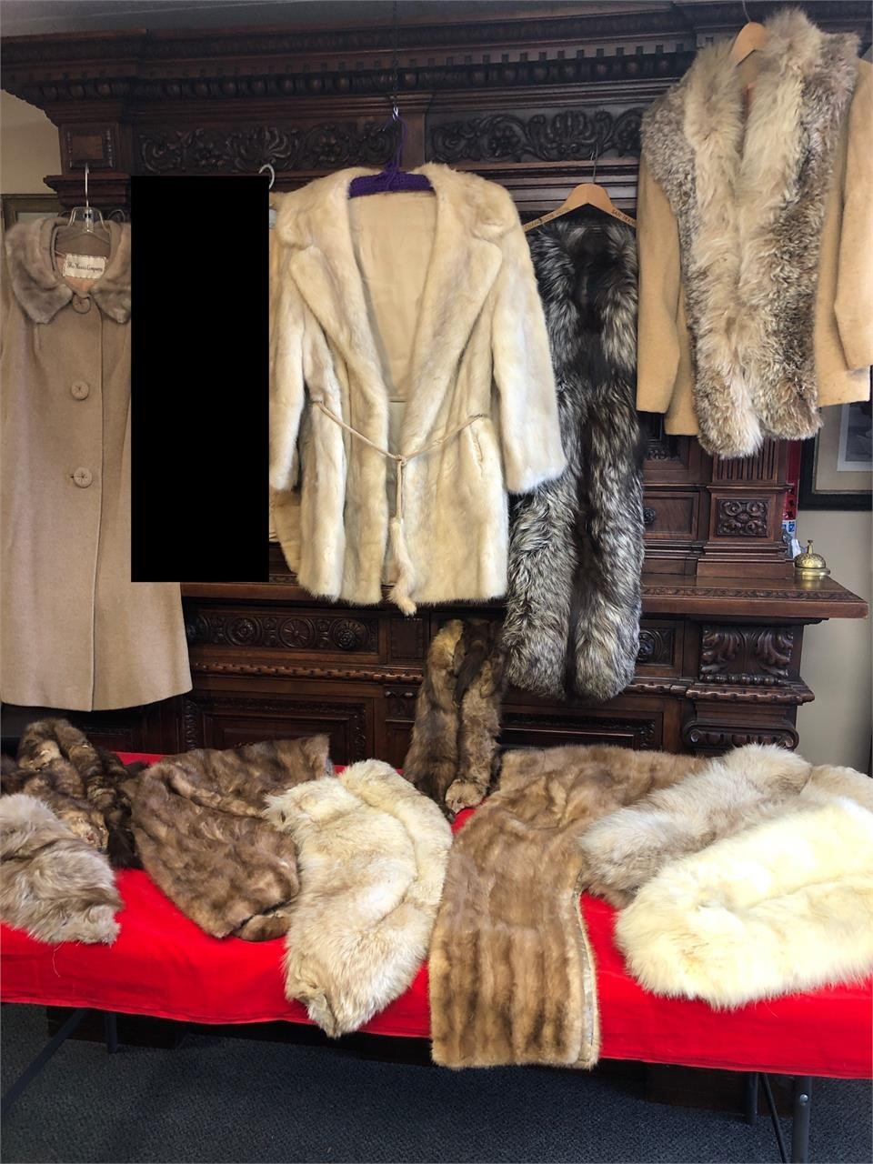 12pc Vintage 1950s-1960s Furs: Mink, Fox, Sable