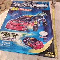 Jeff Gordon Magna Wheels Magnetic 3 D Model Kit