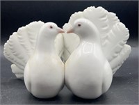 Lladro Couple of Doves Porcelain Figurine