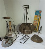 LOT OF KITCHEN TOOLS