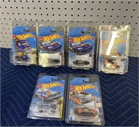 LOT OF HOTWHEELS WITH PROTECTOR COVER