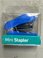 Mini stapler