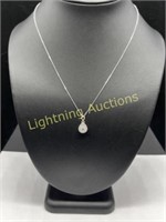 14K WHITE GOLD DIAMOND PEAR SHAPE PENDANT NECKLACE