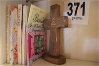 Wood Cross And Books (Rm 8)