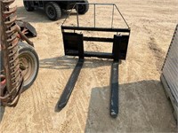 SKID STEER PALLET FORKS LIKE NEW