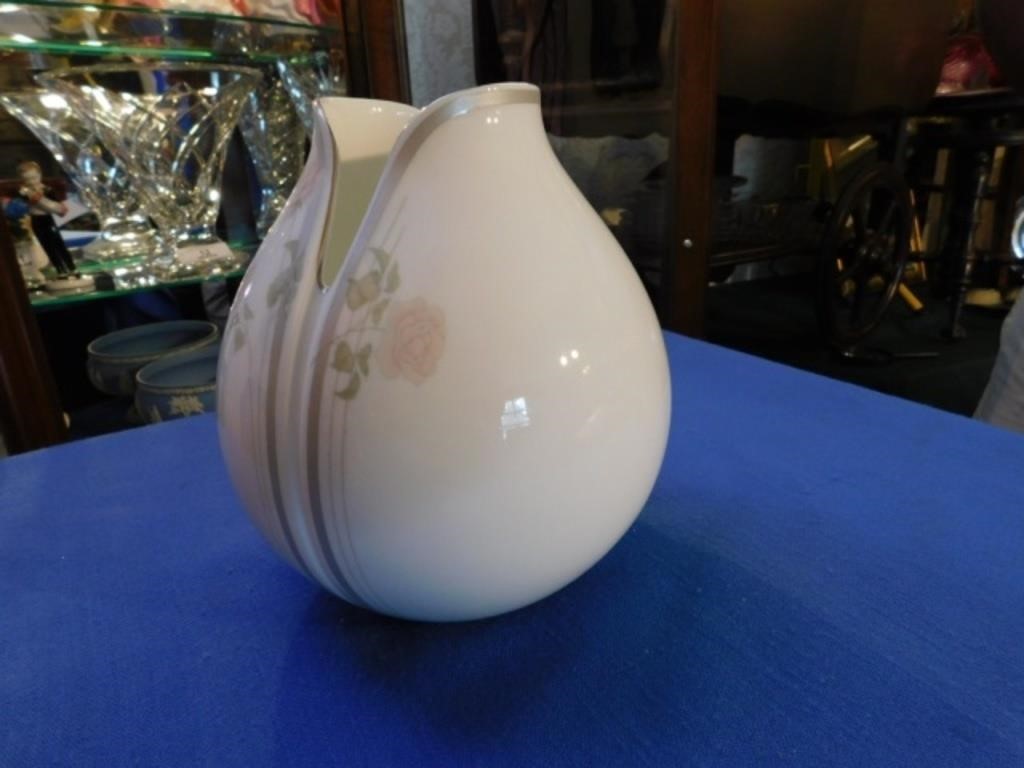 Royal Doulton Impressions Vase - 7" H