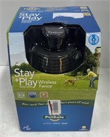 (R) PetSafe “Stay + Play” Wireless Fence.