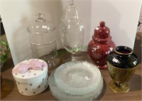 Nice lot including two glass decanter vases with