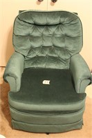 Green Retro Swivel Chair