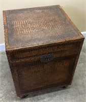 SMALL BROWN CUBE TRUNK