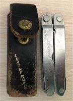 D - FOLDING LETHERMAN KNIFE (B42)