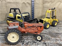 Toy trucks/tractor - a bit rough