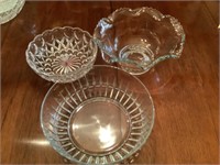 3 piece assorted glass bowls