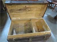 ANTIQUE TRUNK WITH LIFT TOP AND TRAY